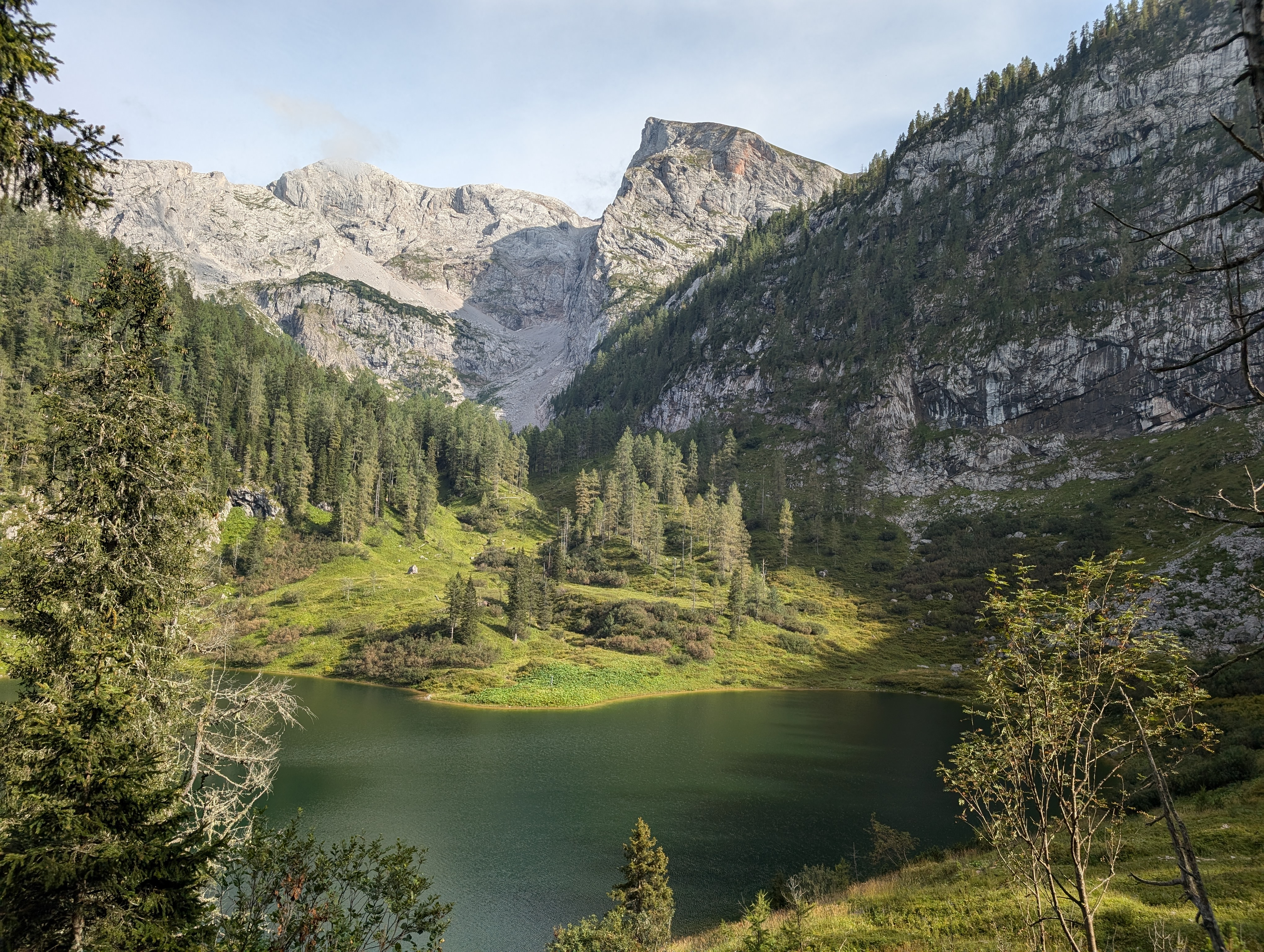 Blick auf den Grünsee mit Ebenhorn und Stuhljoch